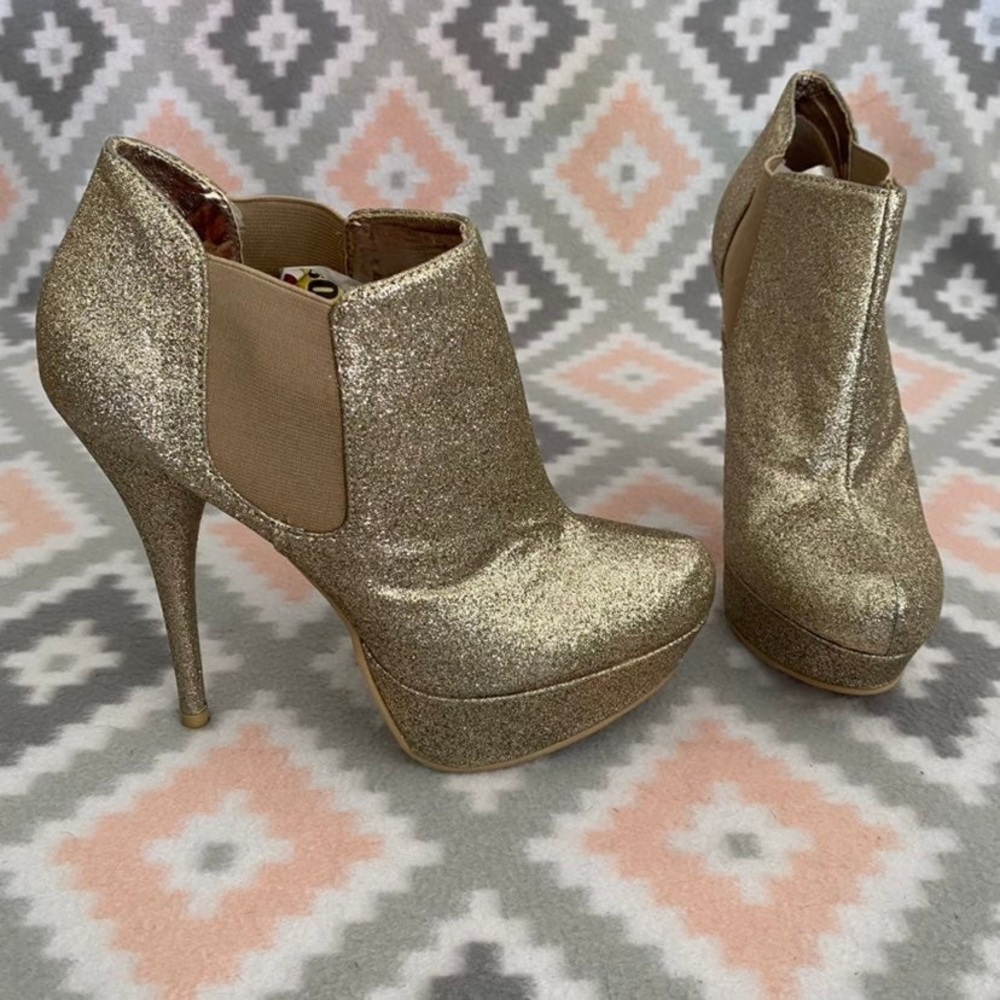 Steve Madden Gold Glitter Heels Booties
